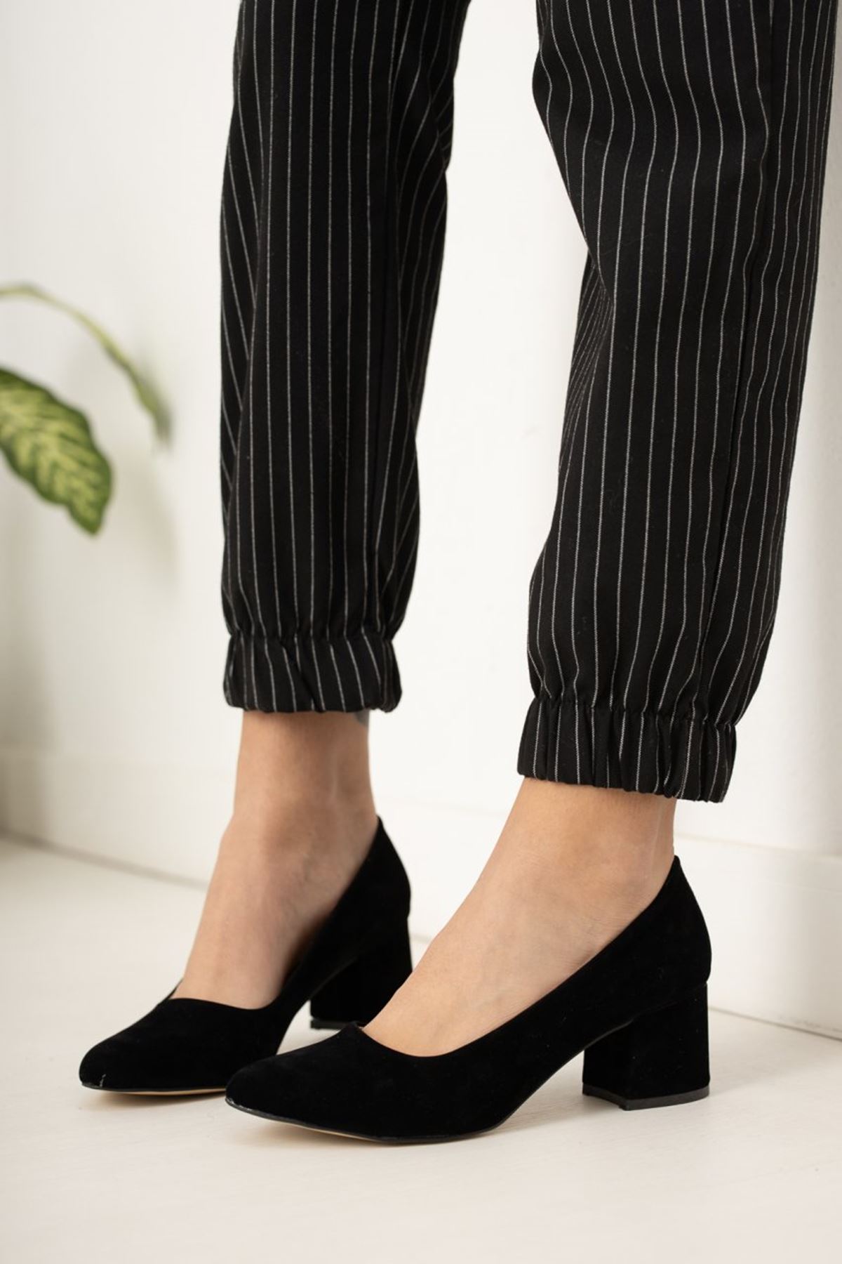 Kadın Voges Kısa Topuklu Siyah Süet Ayakkabı