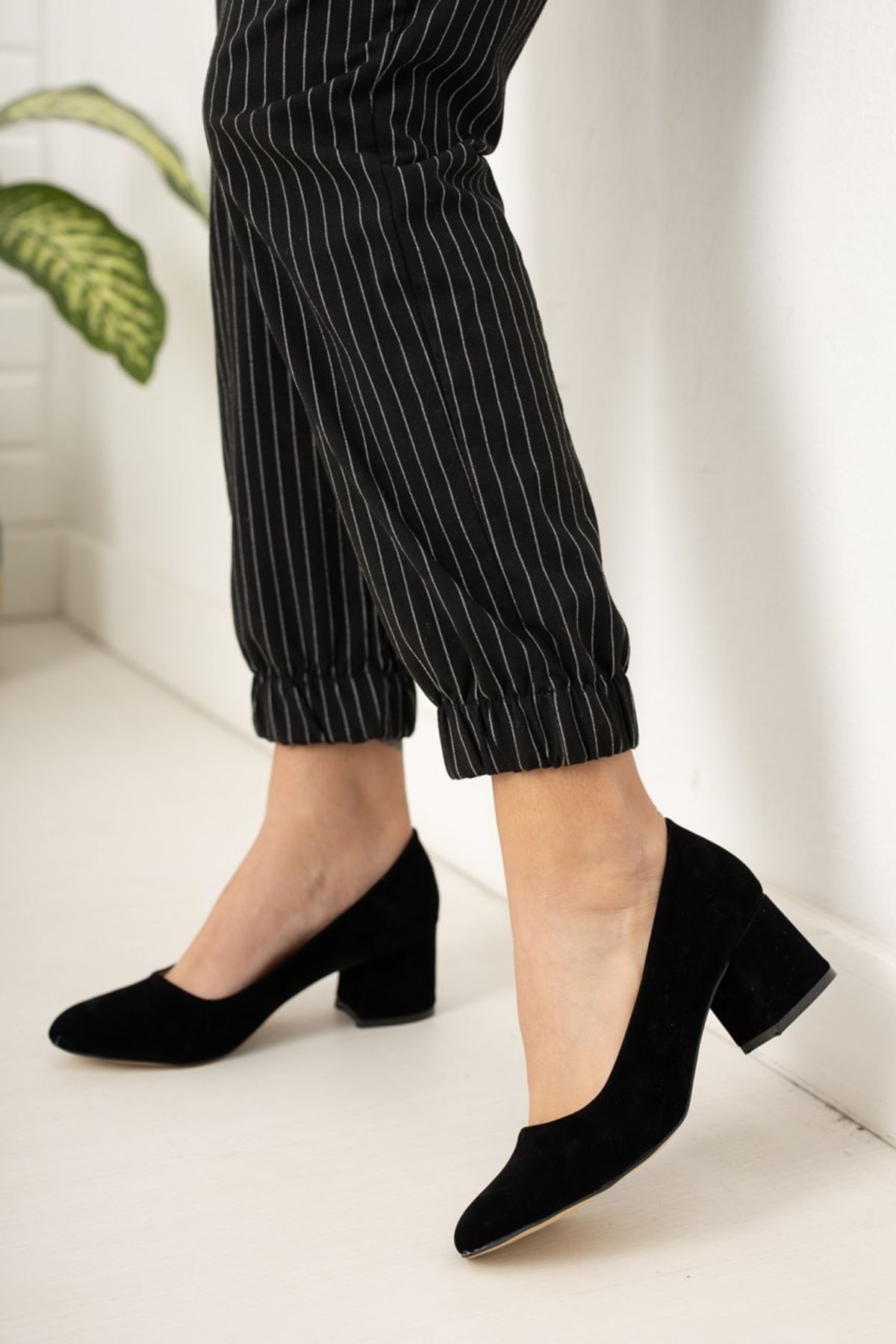 Kadın Voges Kısa Topuklu Siyah Süet Ayakkabı