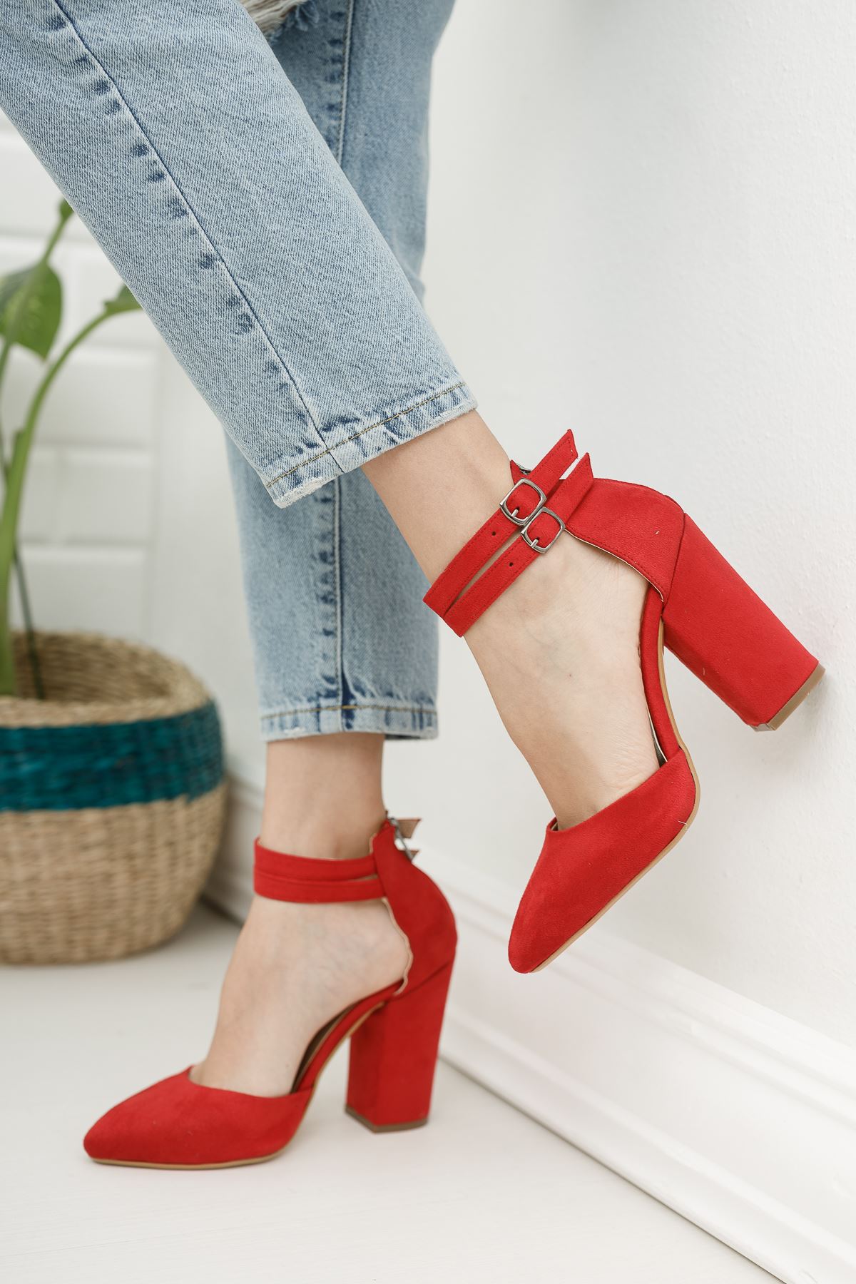 Kadın papun Çift Toka Detay Kalın Topuklu Kırmızı Süet Ayakkabı