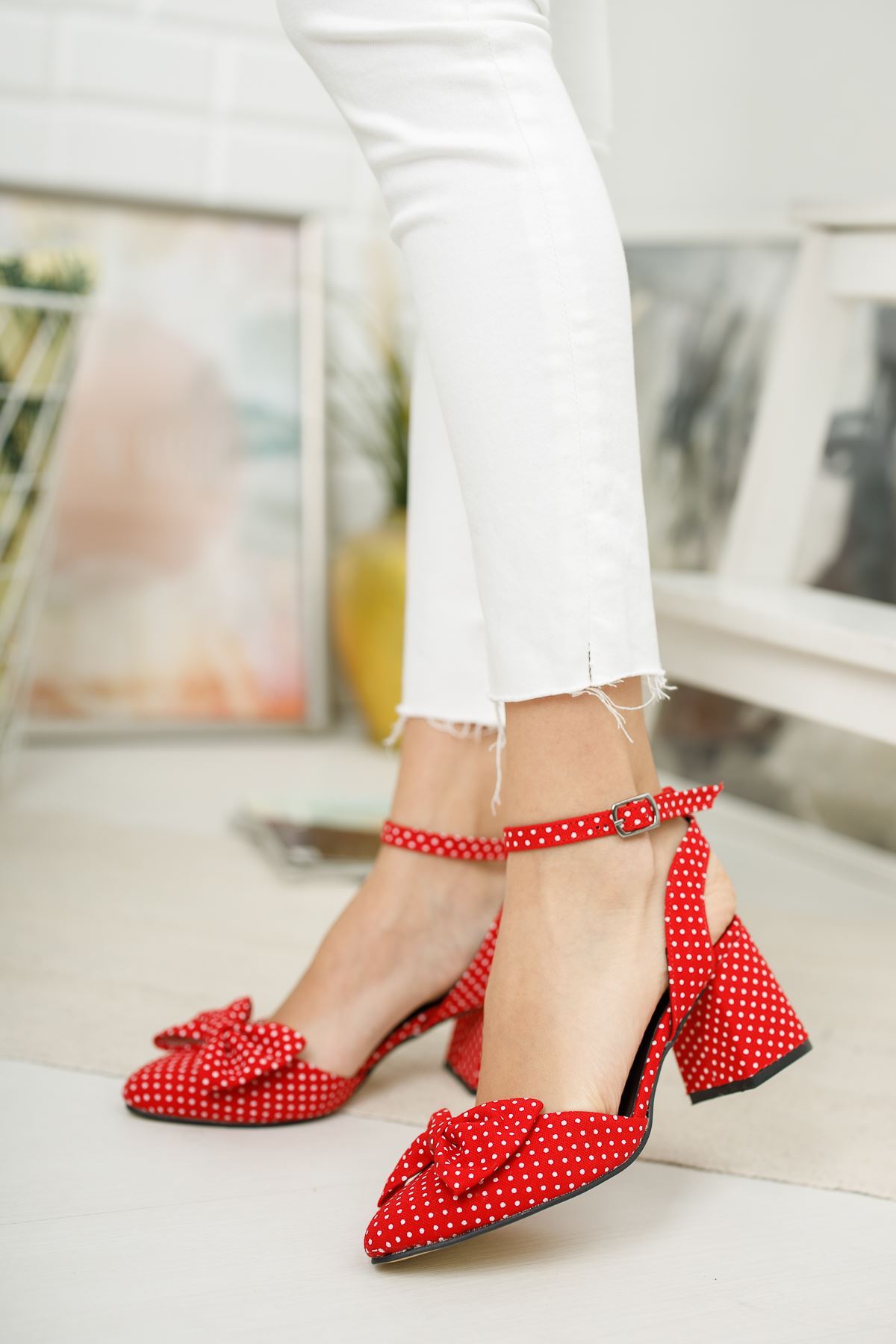 Kadın Petas Kırmızı Puantiye Hafif Topuklu Ayakkab - Kırmızı