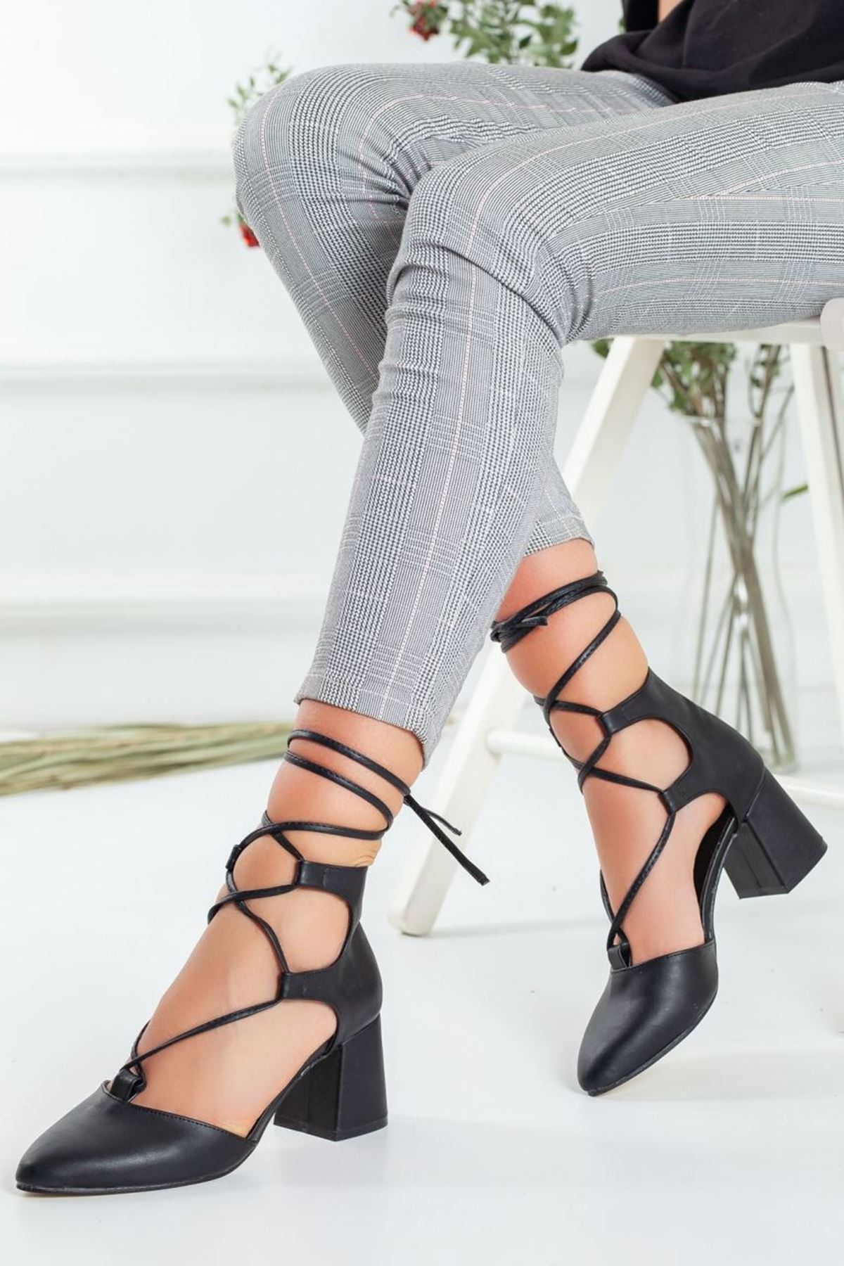 Kadın Kathi Hafif Topuklu Ayakkabı Mat Deri Siyah - Siyah