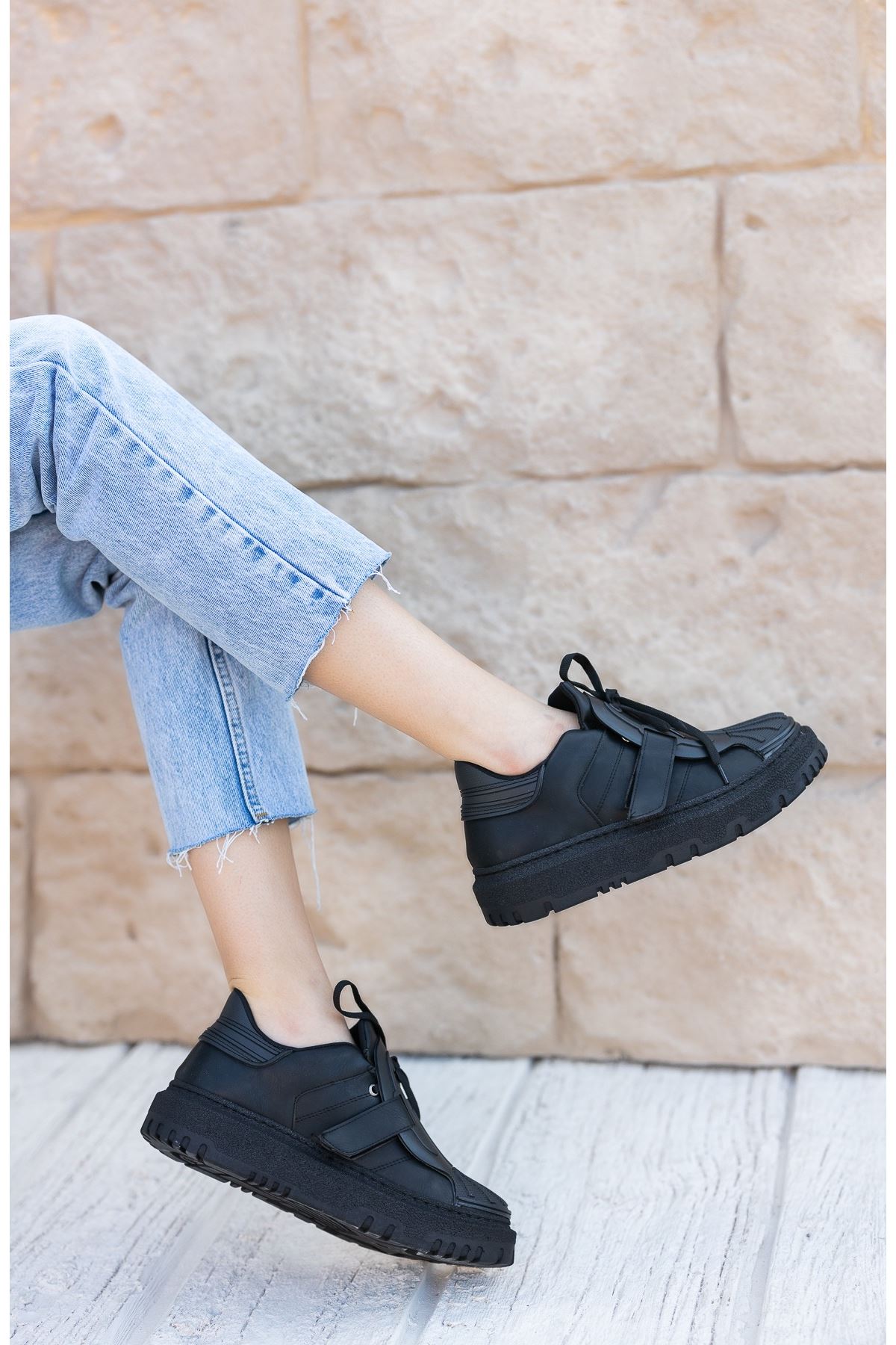 Kadın Dimore Düz Siyah  Kalın Taban  Spor Ayakkabı - Siyah