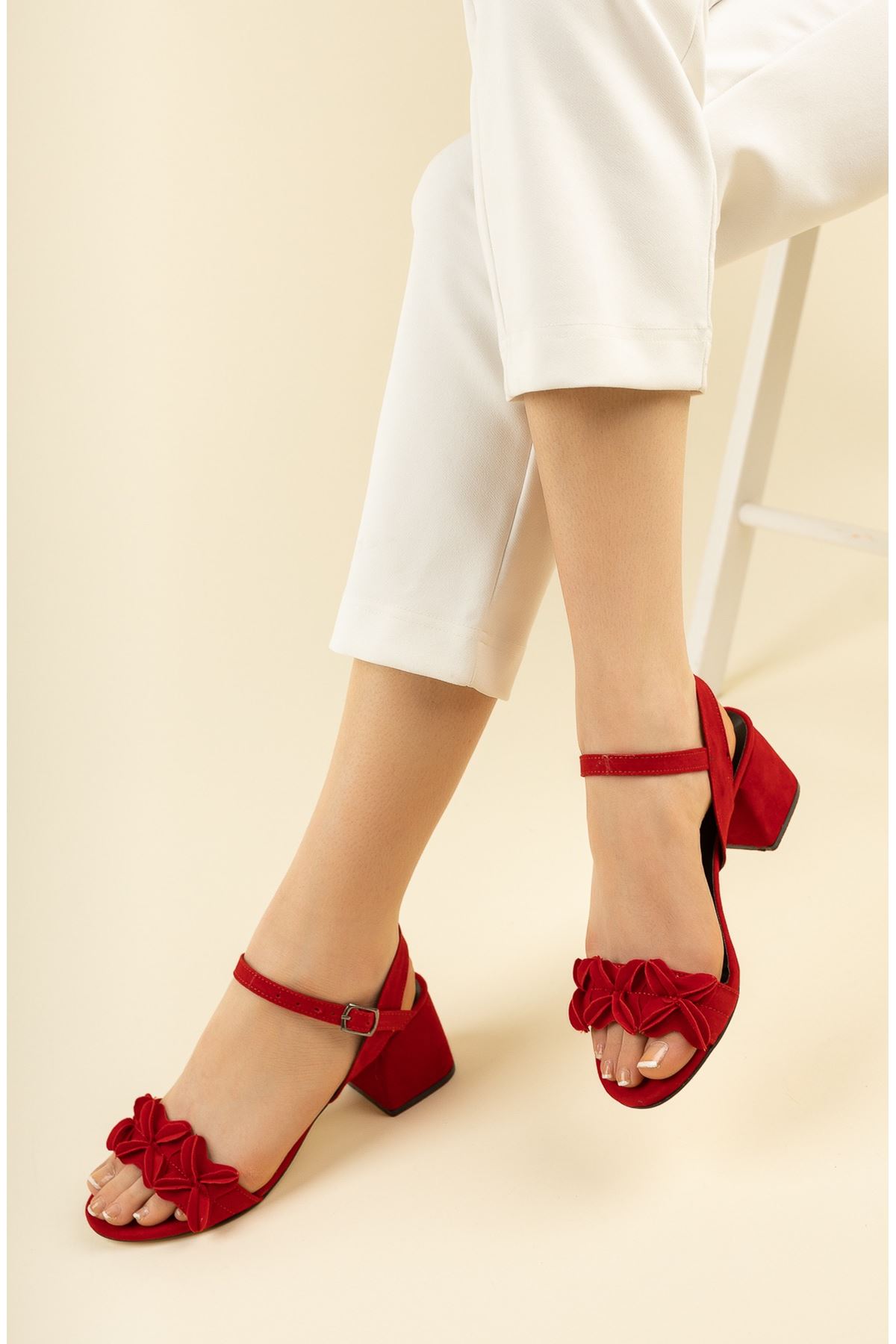 Kadın Juli Kırmızı Süet Kemerli Ayakkabı - Kırmızı