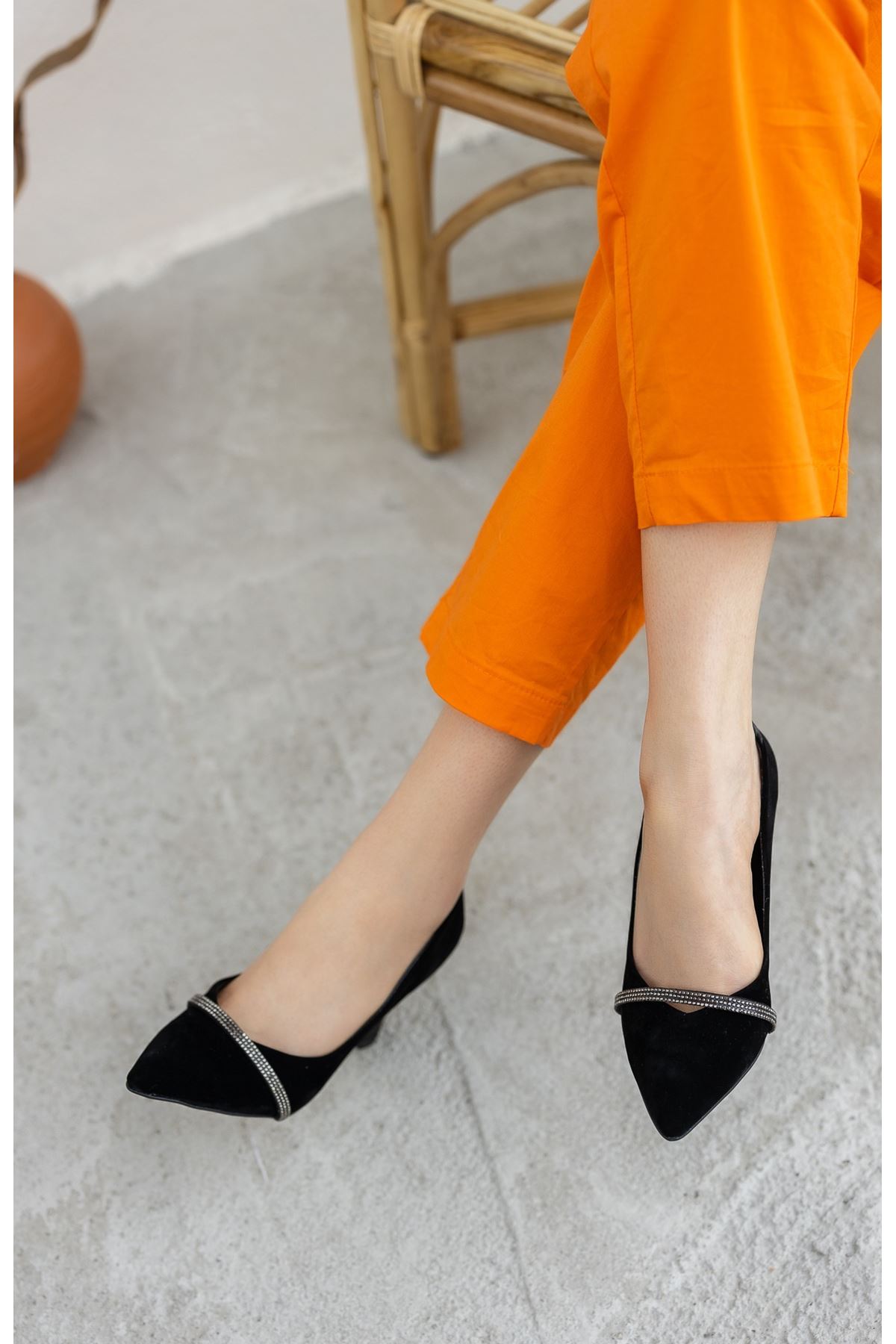Kadın Abuja Taşlı Stiletto Ayakkabı - Siyah Süet