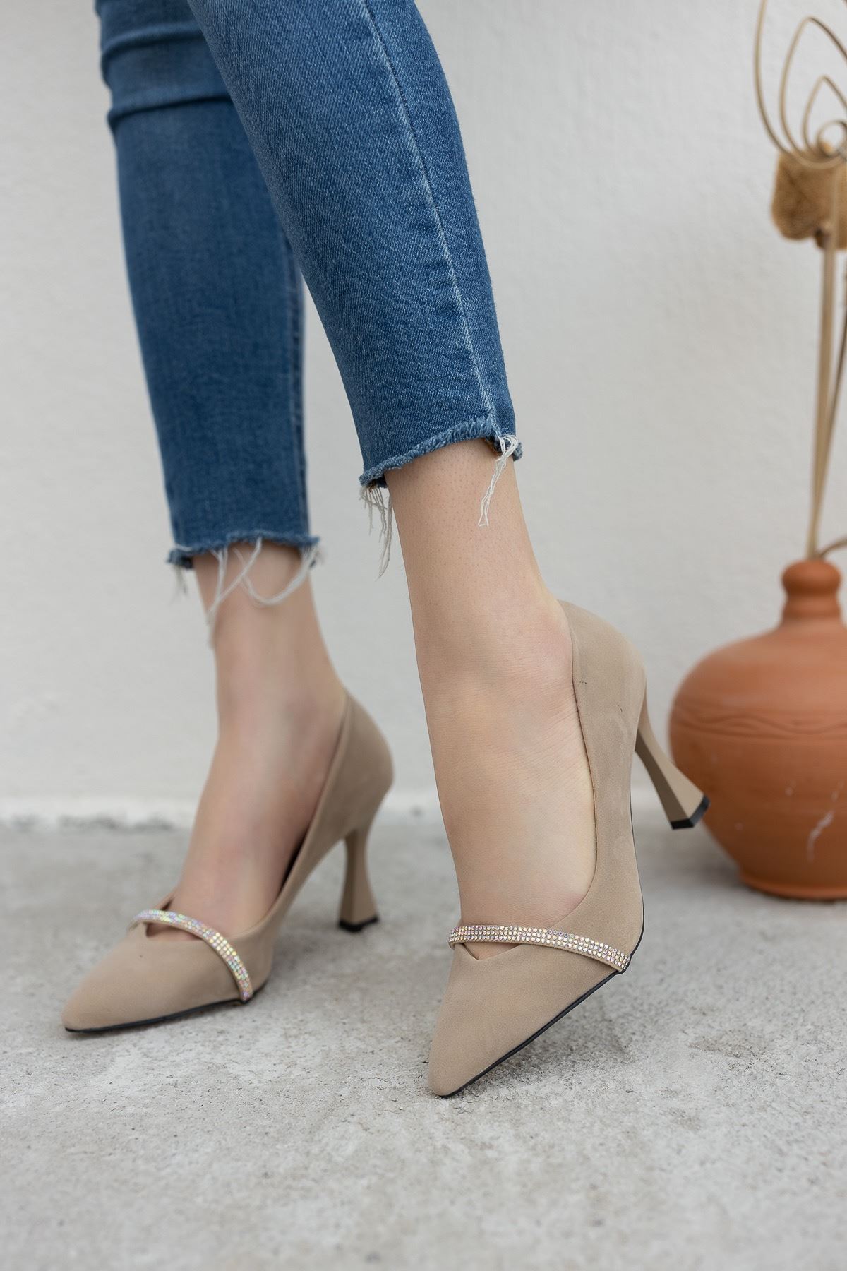 Kadın Abuja Taşlı Stiletto Ayakkabı - Ten Süet