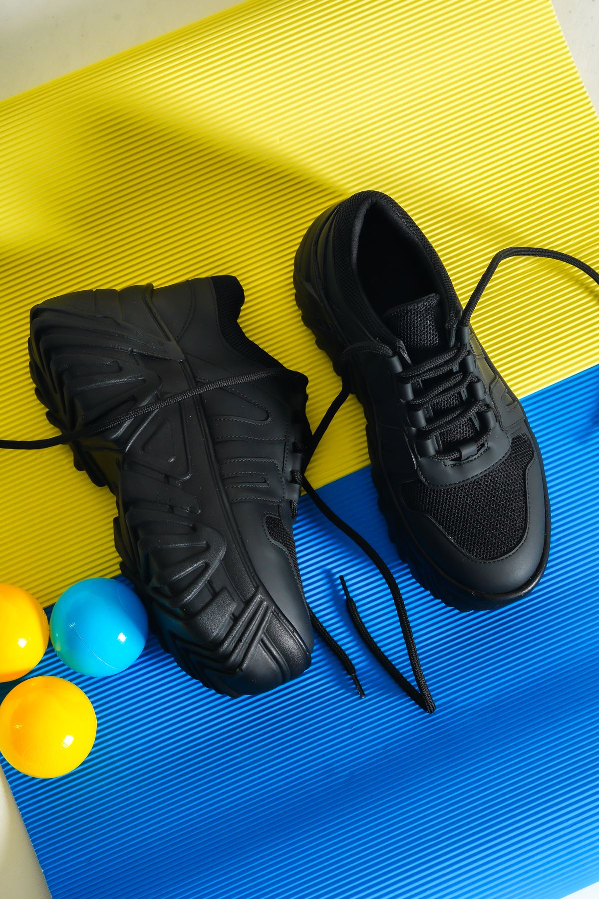 Kadın Vudik Kalın Tabanlı Spor Ayakkabı - Siyah