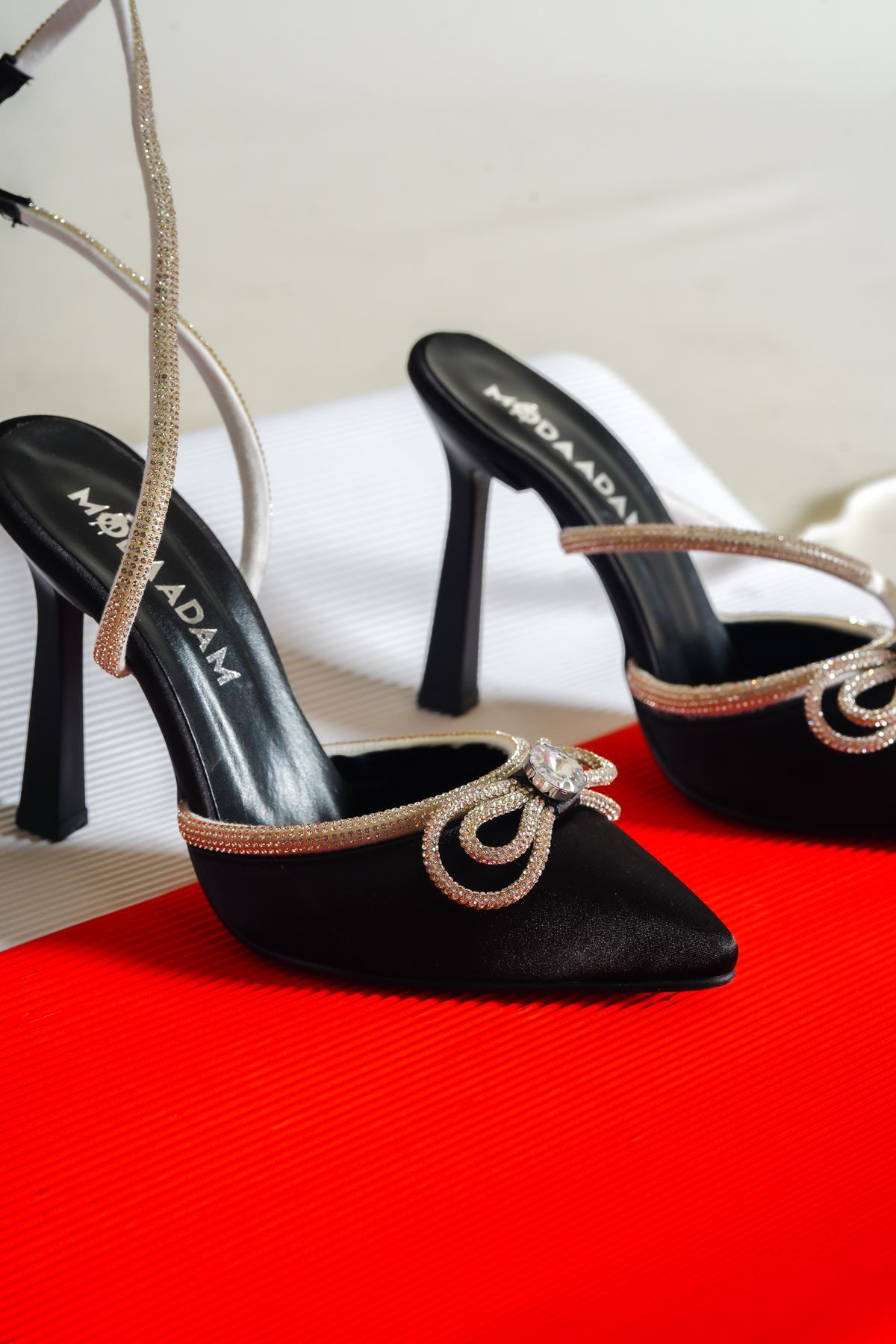 Kadın Arkatya Taşlı Topuklu Ayakkabı - Siyah