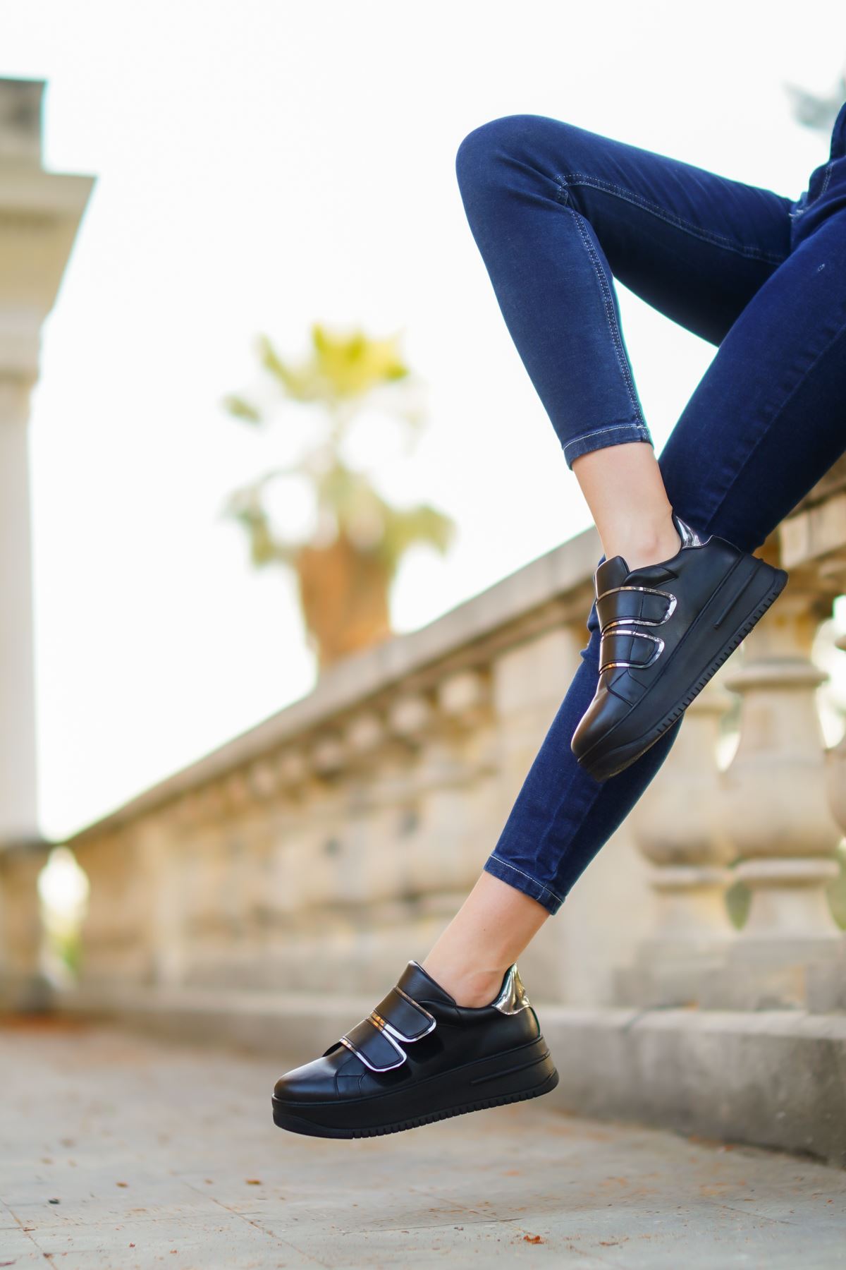 Kadın Odessa Cırtlı Spor Ayakkabı - Siyah-Platin