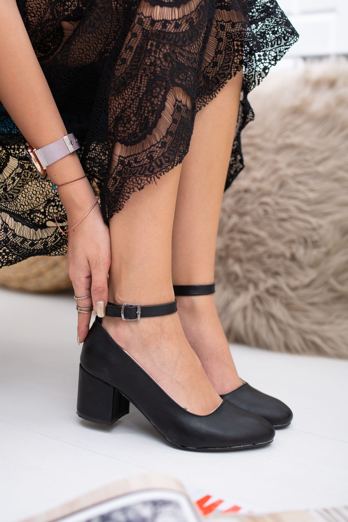Kadın Barelo Siyah Deri Kısa Topuklu Ayakkabı - Siyah