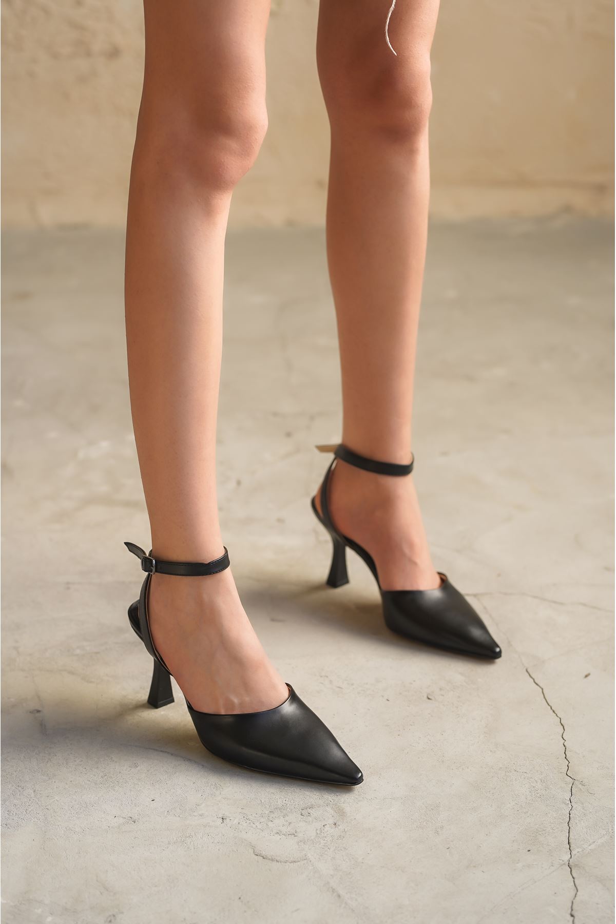 Kadın Ziona Topuklu Ayakkabı - siyah-deri