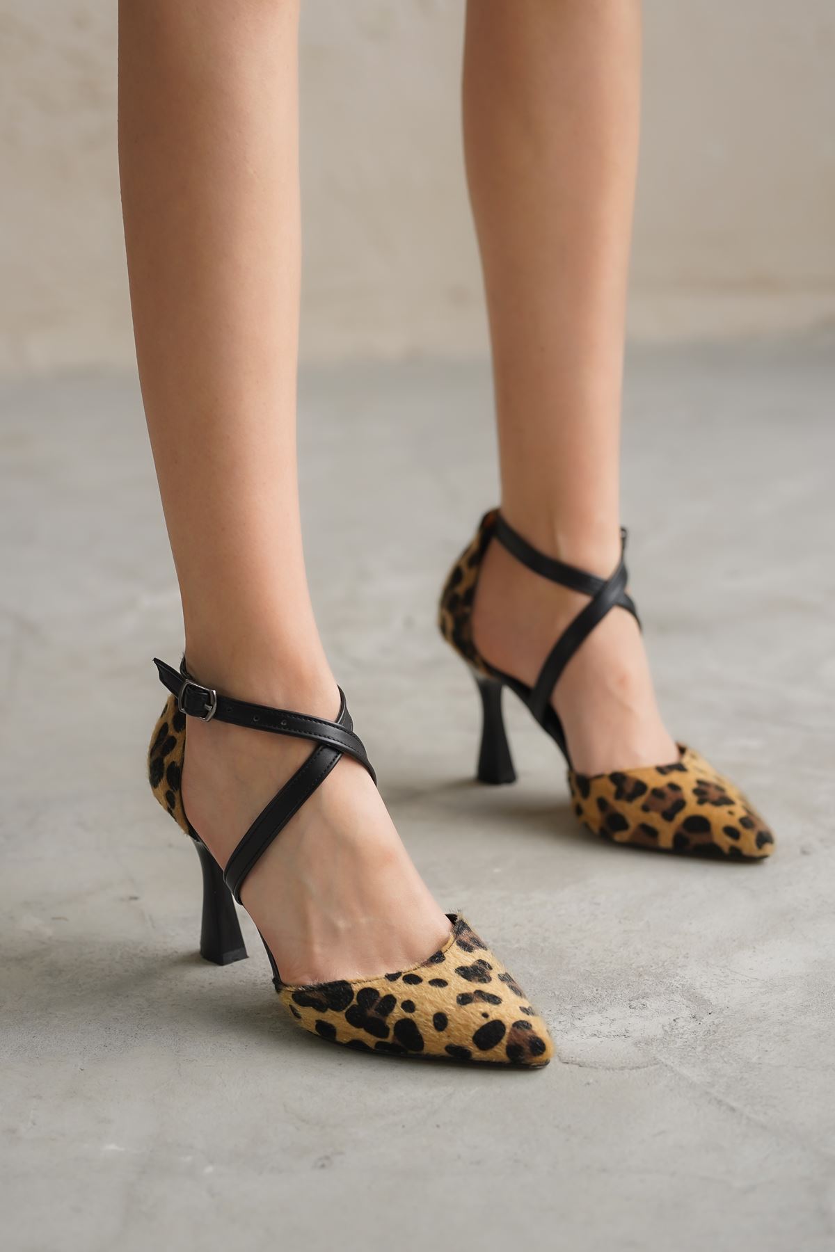 Kadın Celina Çapraz BantlıTopuklu Ayakkabı - Leopar