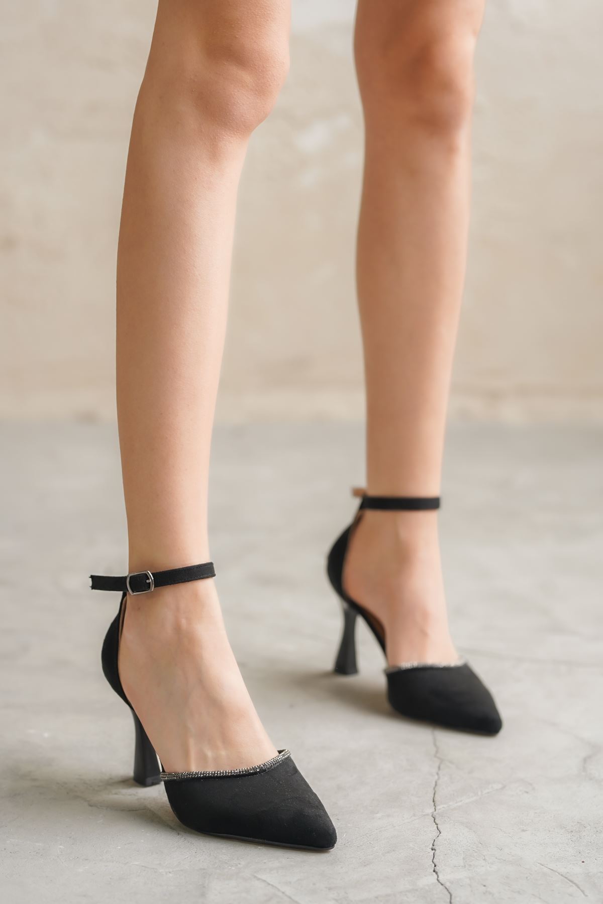 Kadın Fiona Taşlı Topuklu Ayakkabı - Siyah Süet