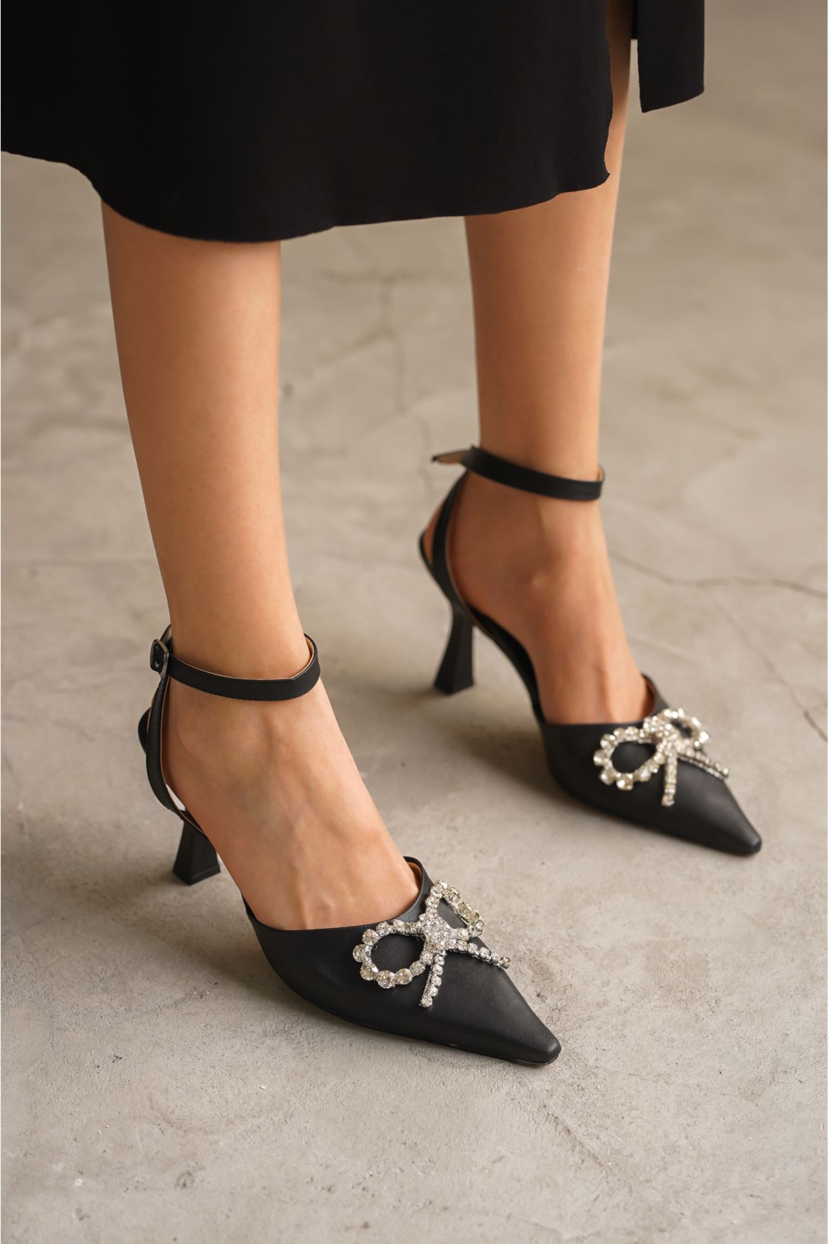Kadın Alessi Taşlı Topuklu Ayakkabı - siyah-deri