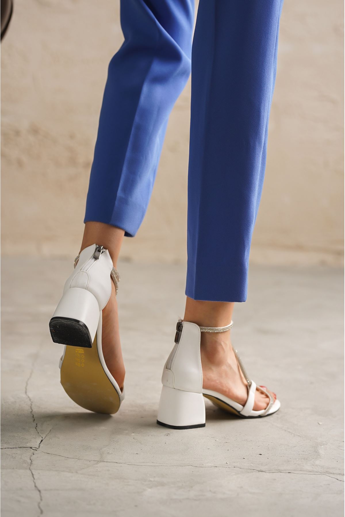 Kadın Gloria Taşlı Kısa Topuklu Ayakkabı - Beyaz