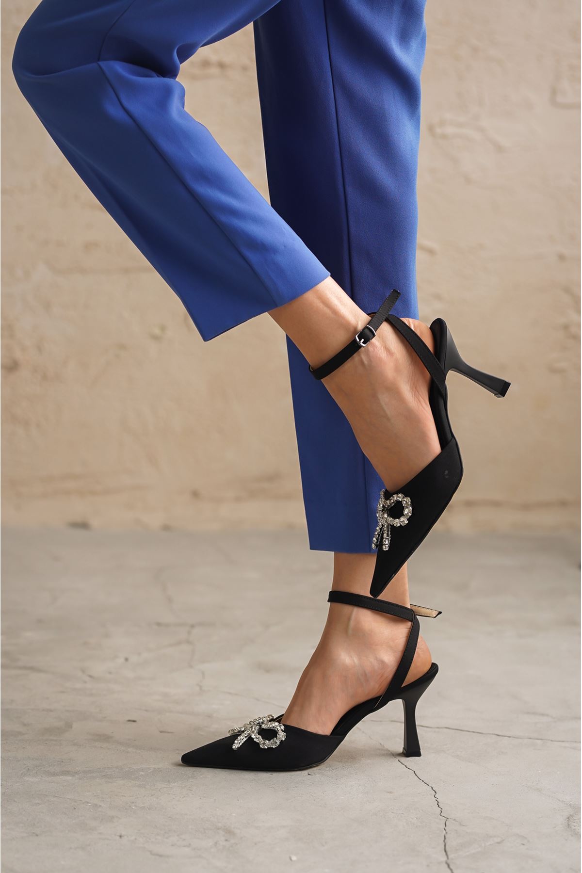 Kadın Alessi Taşlı Topuklu Ayakkabı - Mat-Siyah