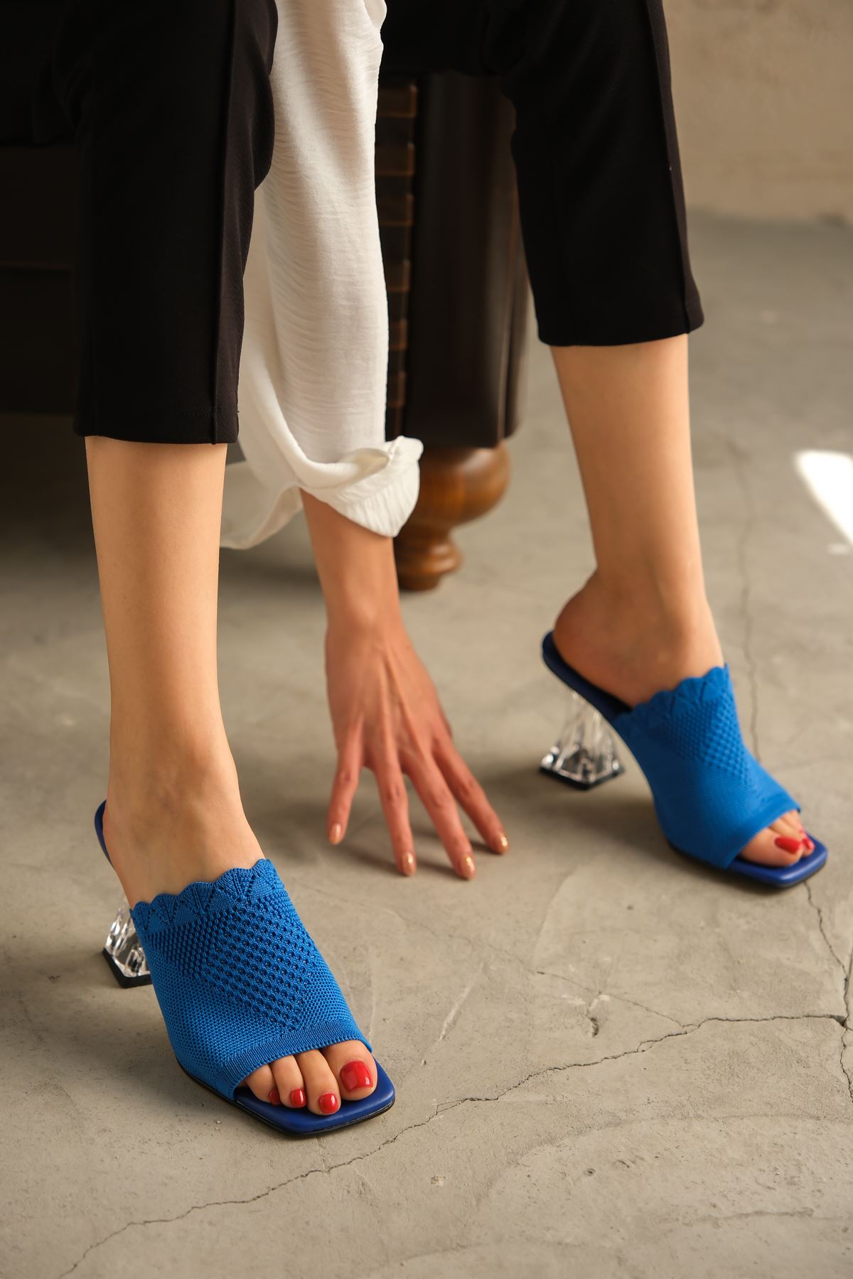 Kadın Morget Şeffaf Topuklu Triko Terlik - Mavi