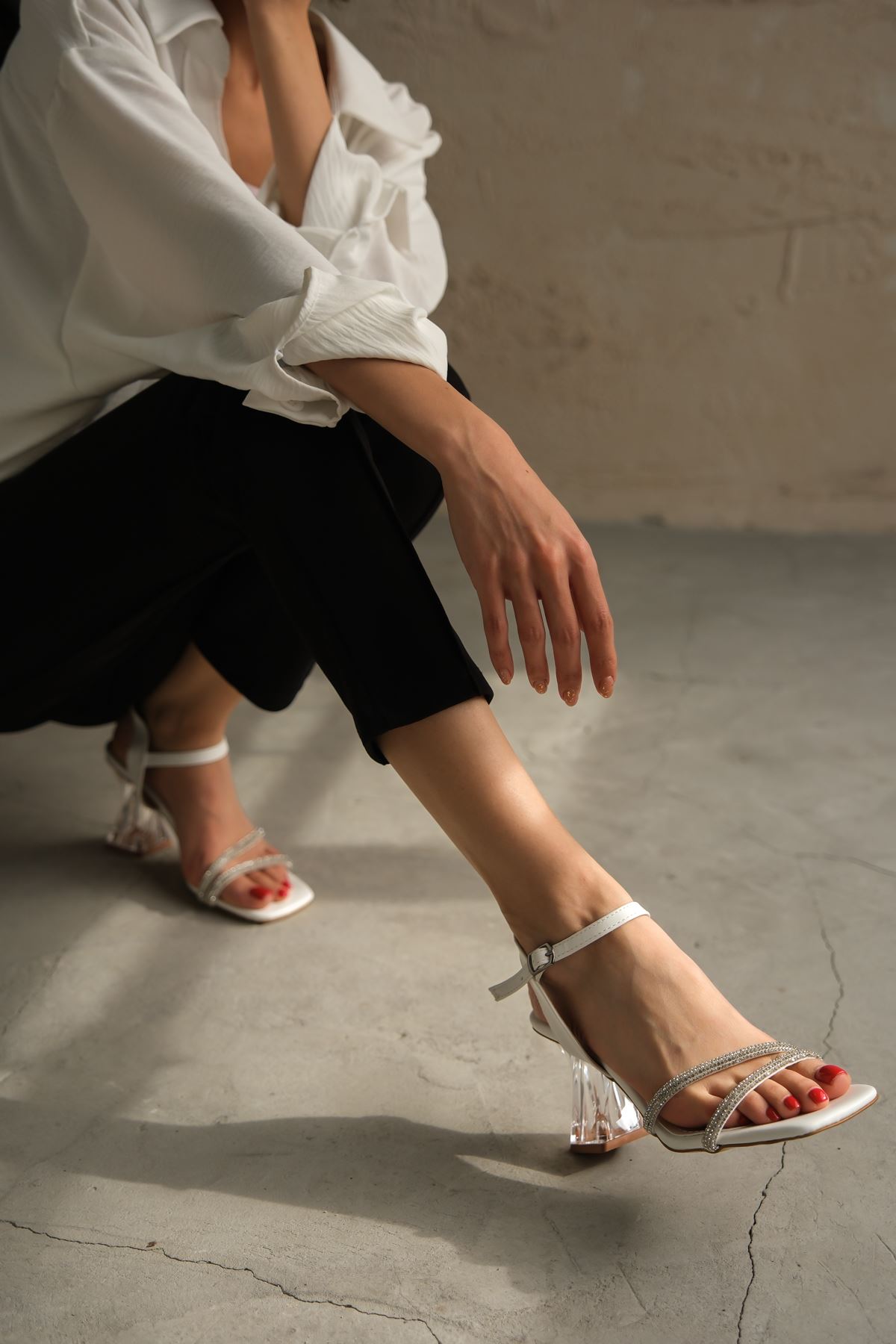 Kadın Olisa Şeffaf Taşlı Topuklu Ayakkabı - Beyaz