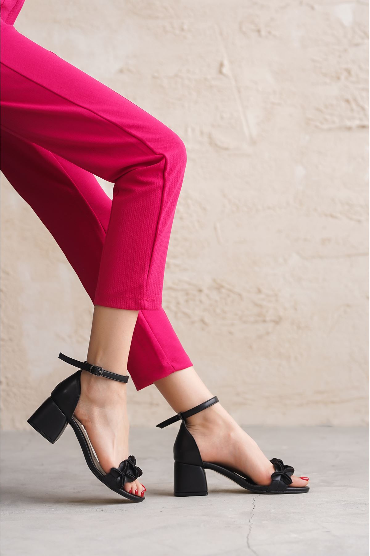 Kadın Sala Kısa Topuklu Ayakkabı  - siyah-deri