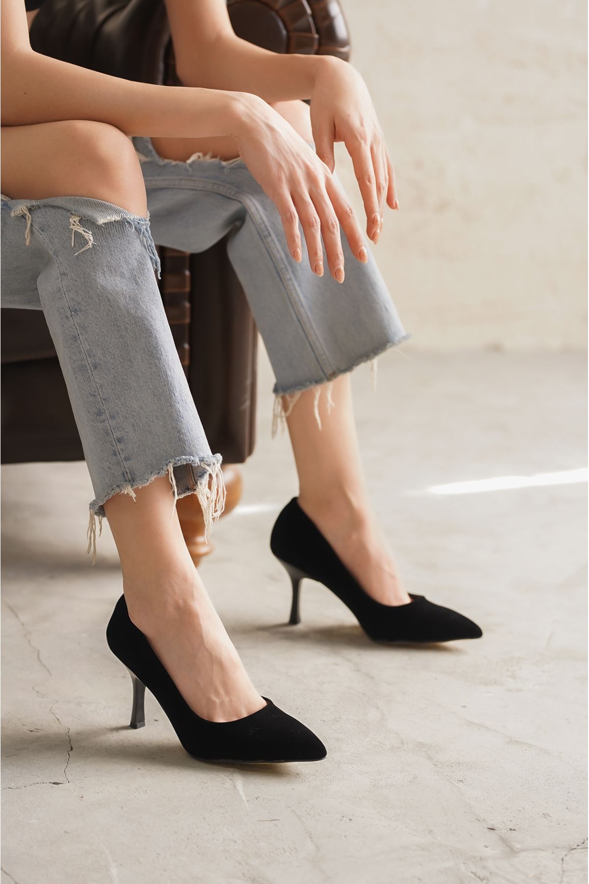 Kadın Armen İnce Kısa Topuklu Stiletto - Siyah Süet