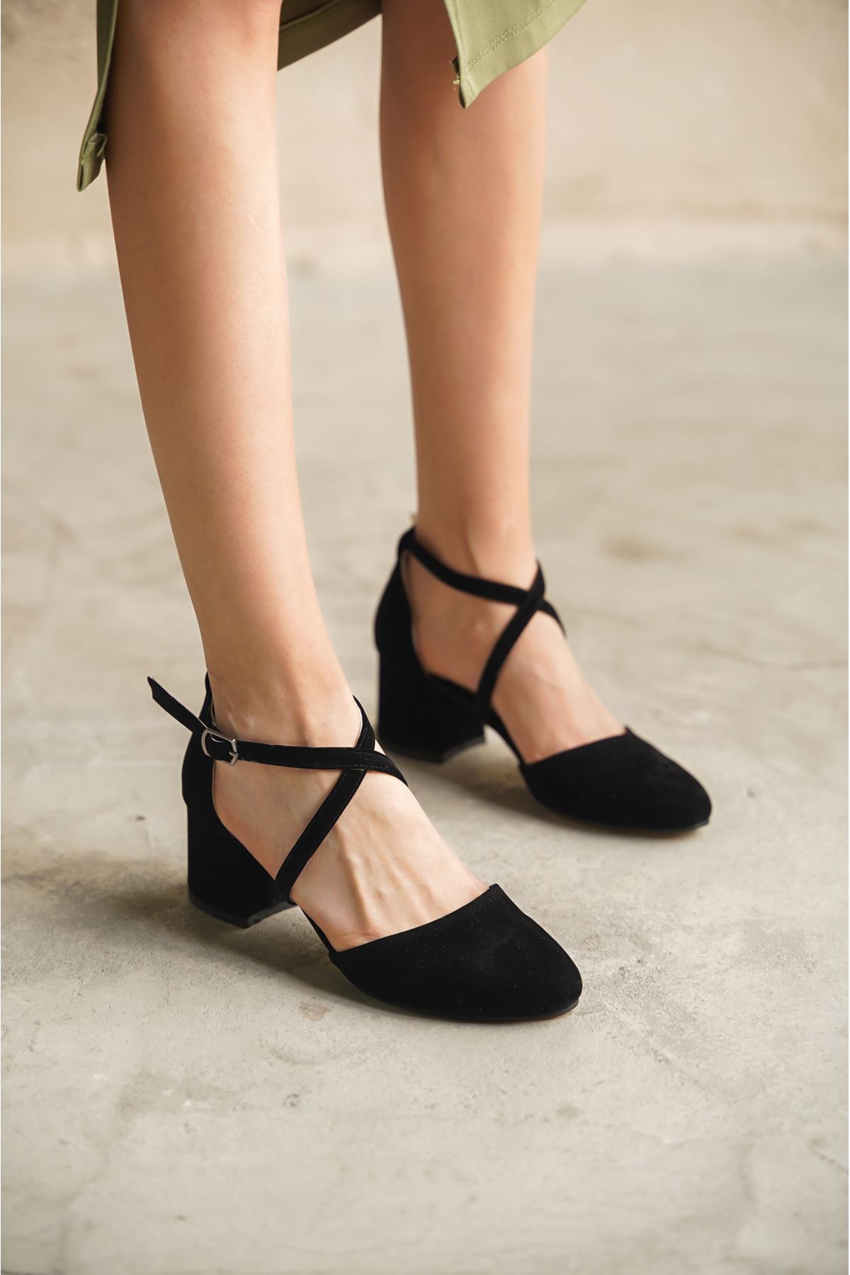 Kadın Albe Siyah Süet Hafif Topuklu Ayakkabı - Siyah