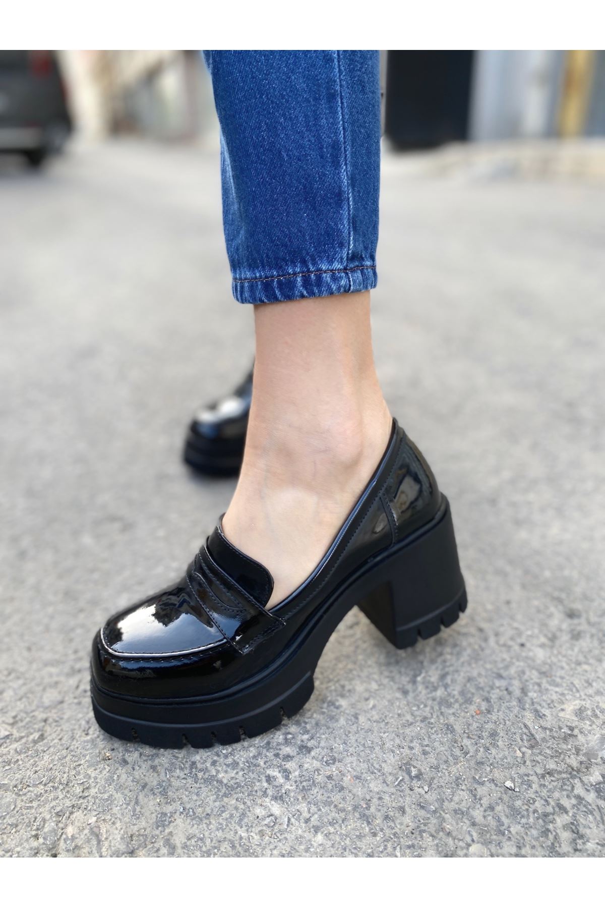 Kadın Luzi Kalın Topuklu Ayakkabı - siyah-rugan