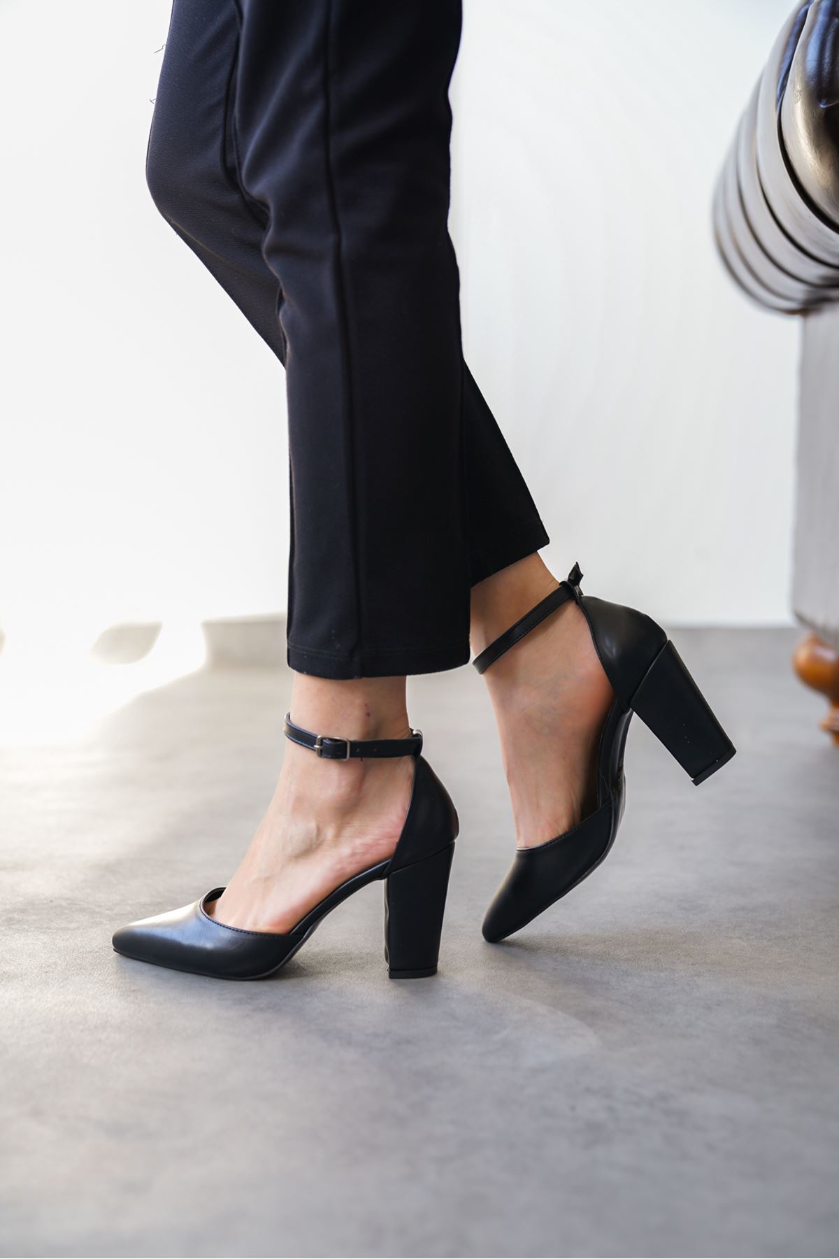 Kadın Fondi Topuklu Ayakkabı - siyah-deri