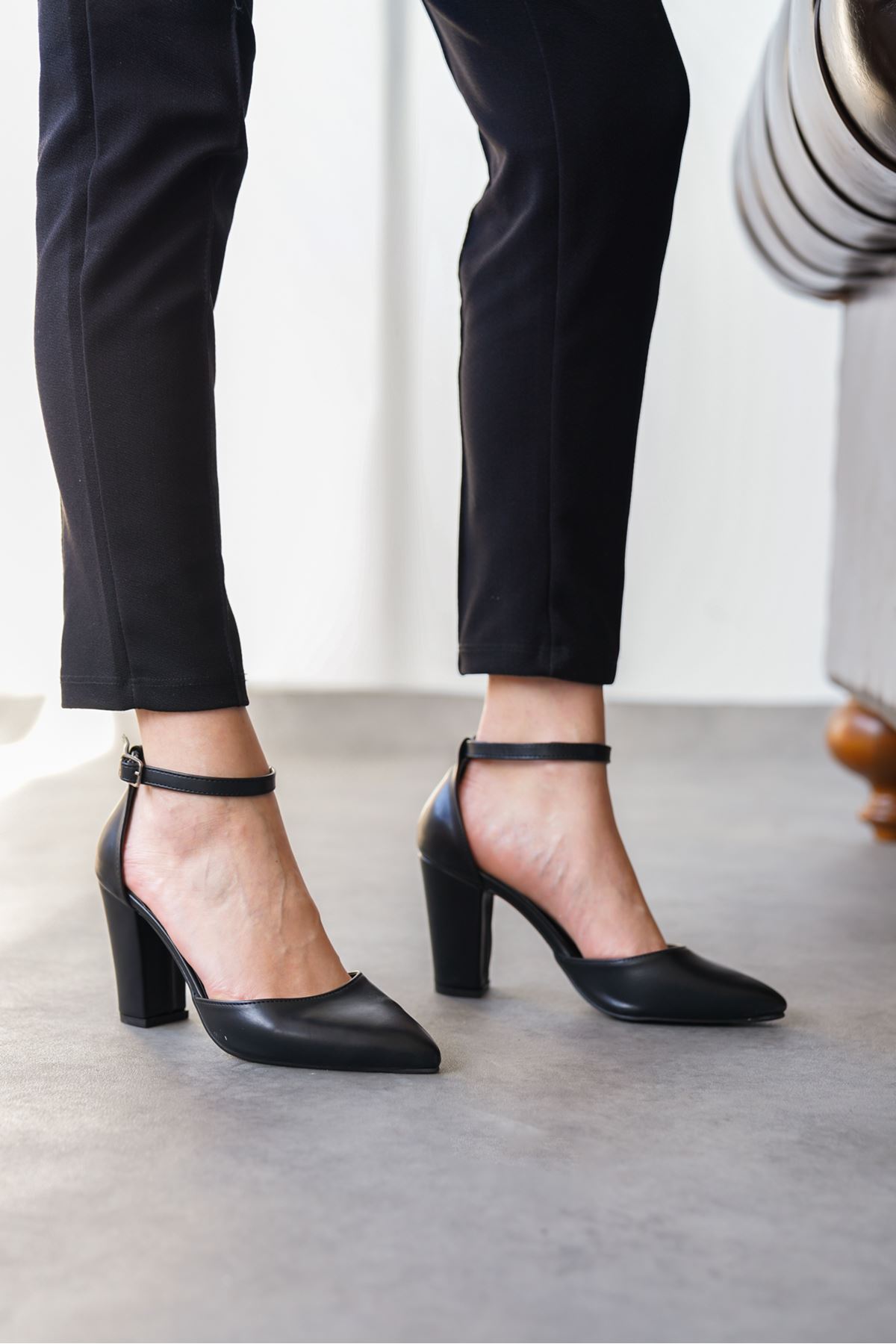 Kadın Fondi Topuklu Ayakkabı - siyah-deri