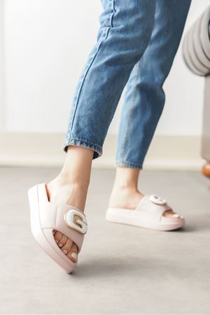 Kadın Kibola Tokalı Terlik - Pembe