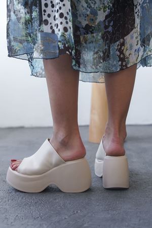 Kadın Milito Dolgu Topuk Terlik - Ten Deri