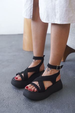 Kadın Turam Kalın Tabanlı Sandalet - Siyah Süet