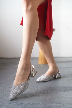 Kadın Enju Kısa Topuklu Cam Kırığı Taşlı Ayakkabı - Gümüş