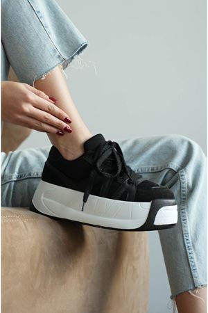 Kadın Yonna Kalın Tabanlı Spor Ayakkabı - Siyah Beyaz