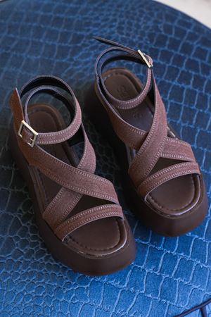 Kadın Turam Kalın Tabanlı Sandalet - Kahve