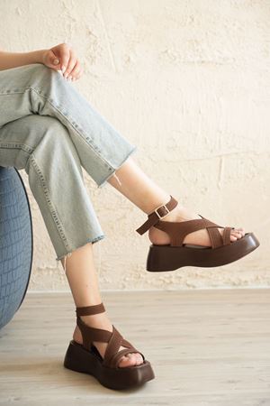 Kadın Turam Kalın Tabanlı Sandalet - Kahve